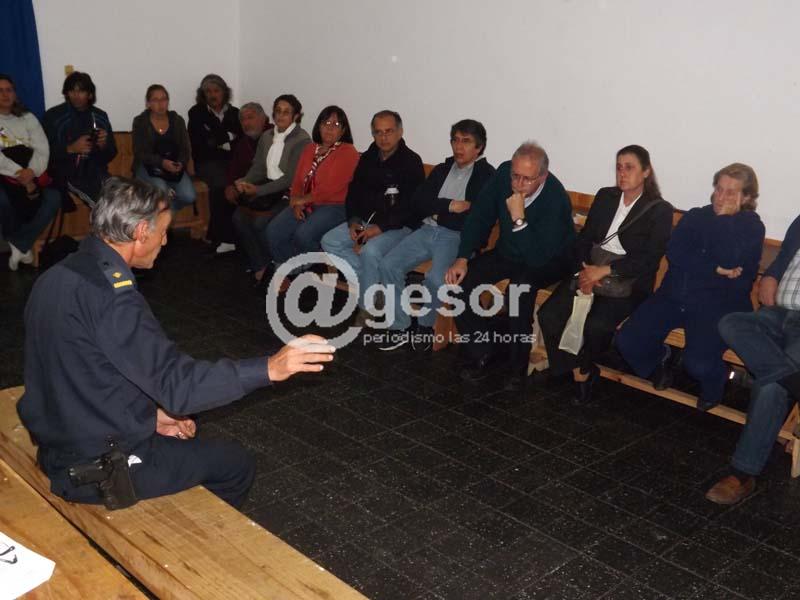 El Director de Seguridad (I) Crio. José Fernández Lares respondió a los cuestionamientos realizados por los vecinos por el accionar policial.